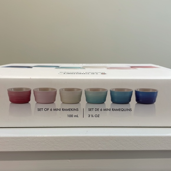 NEW Le Creuset Set of 6 Rainbow/ Multicolor Mini Ramekins - Picture 3 of 8